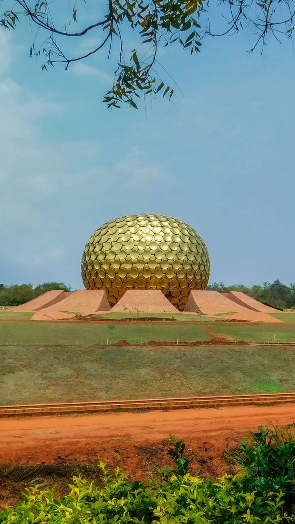 Auroville-globe-fotor-20260205143520